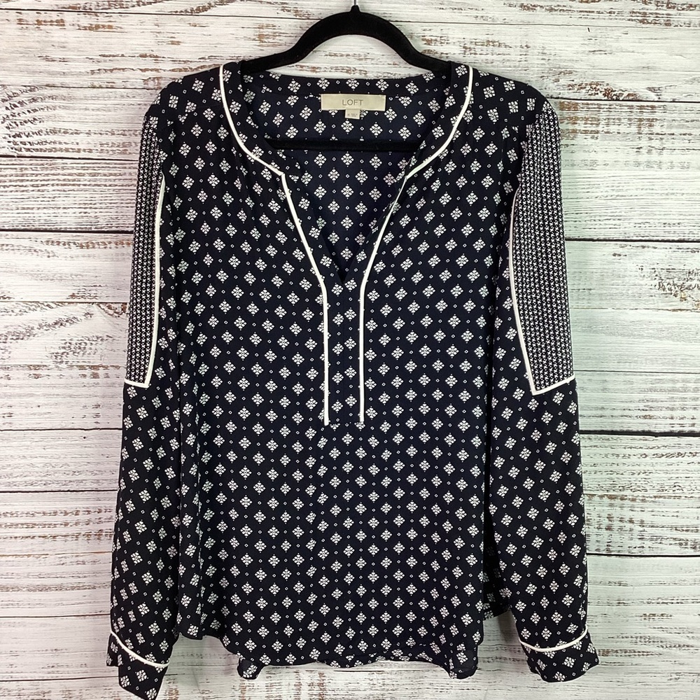 LOFT ANN TAYLOR SIZE M‎ TOP NAVY BLUE WHITE BLOUSE FALL GUC - Picture 7 of 15